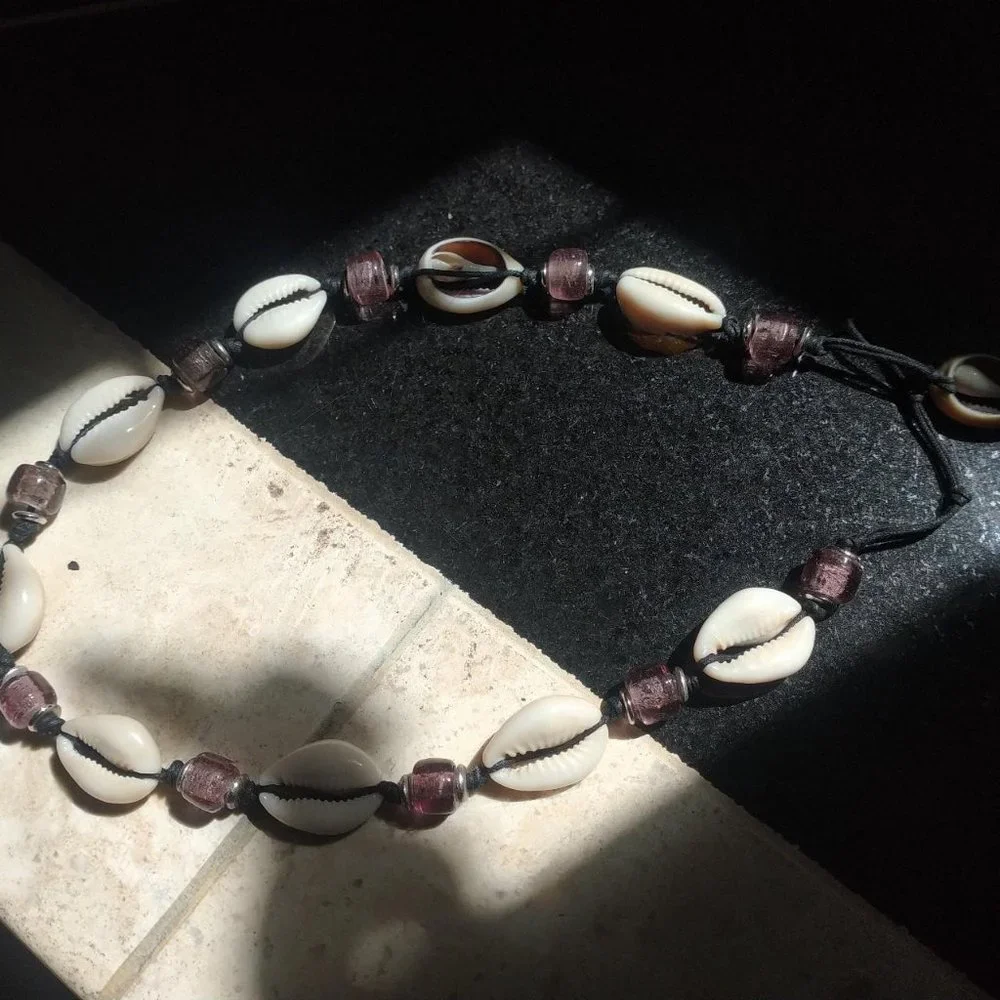 Shell and Glass Bead Necklace - Picture 3 of 3